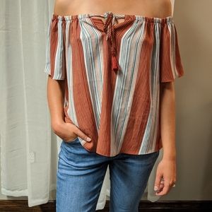 Forever 21 off the Shoulder Top ✨